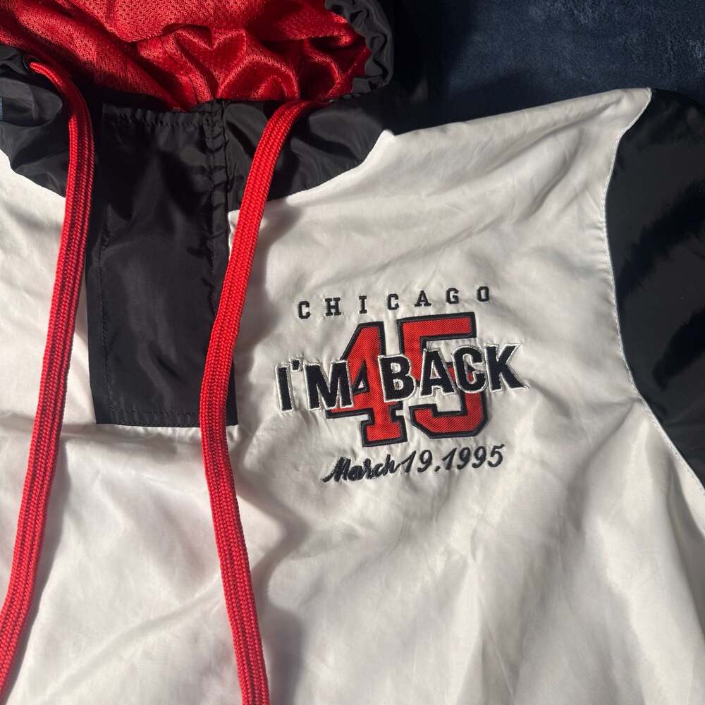 Laced Up by Sneak Gallery Chicago Bulls 'I'm Back' Jacket Sz L